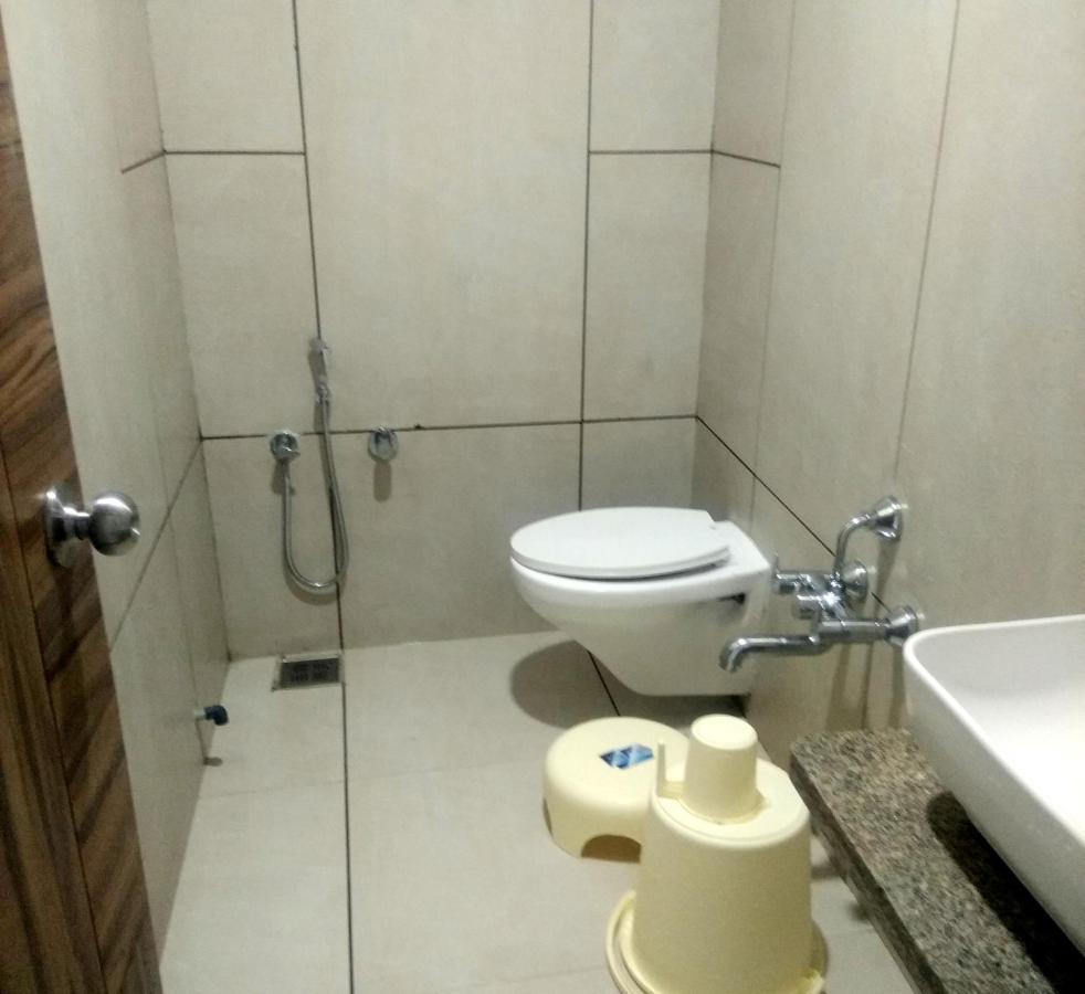 Hotel Milan Ahmedabad Extérieur photo
