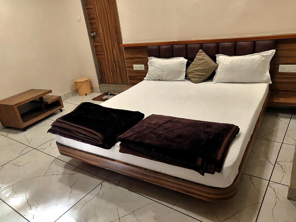 Hotel Milan Ahmedabad Extérieur photo