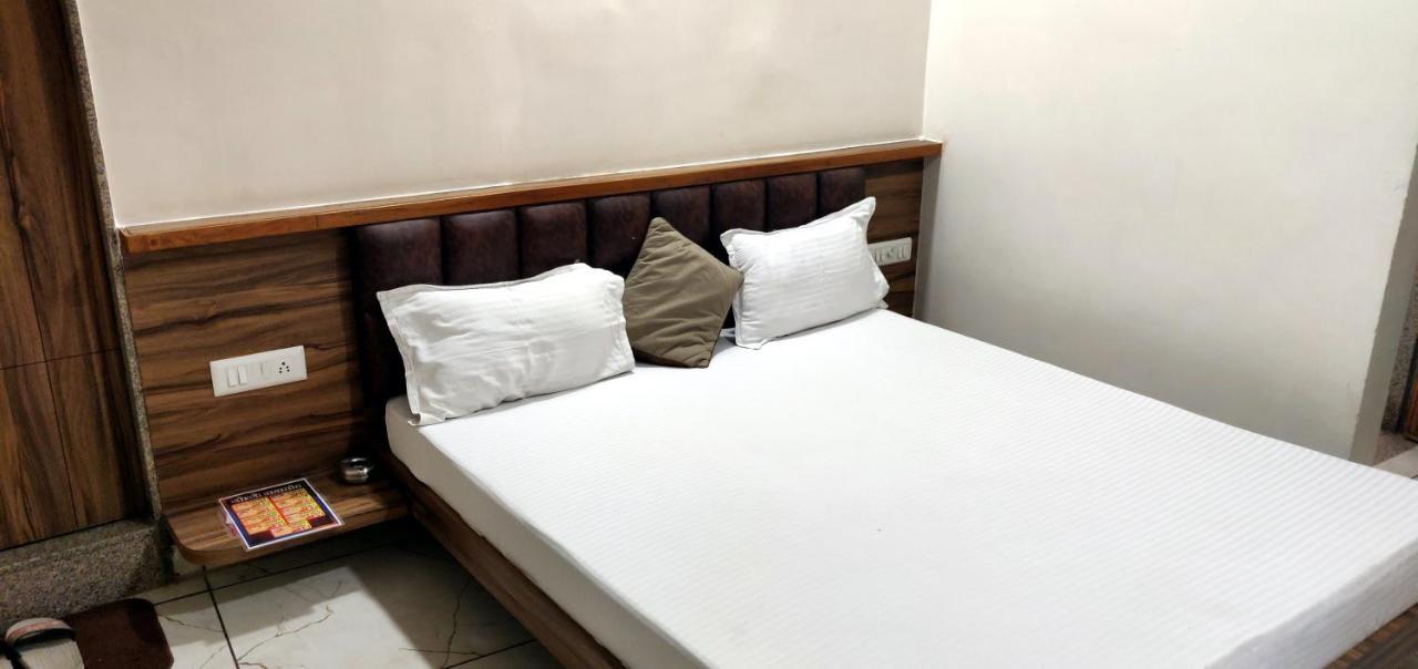 Hotel Milan Ahmedabad Extérieur photo