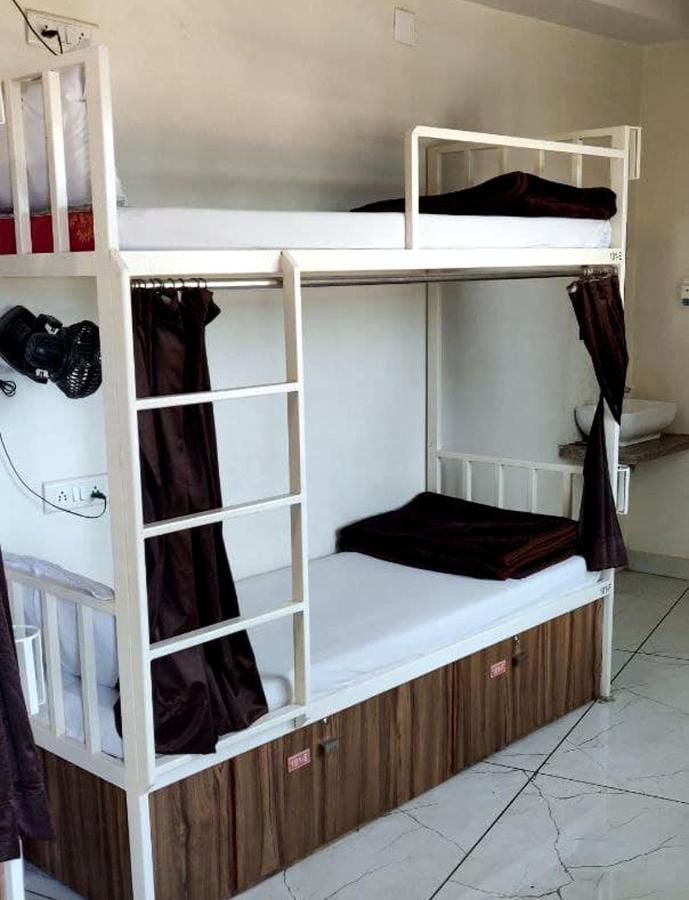 Hotel Milan Ahmedabad Extérieur photo