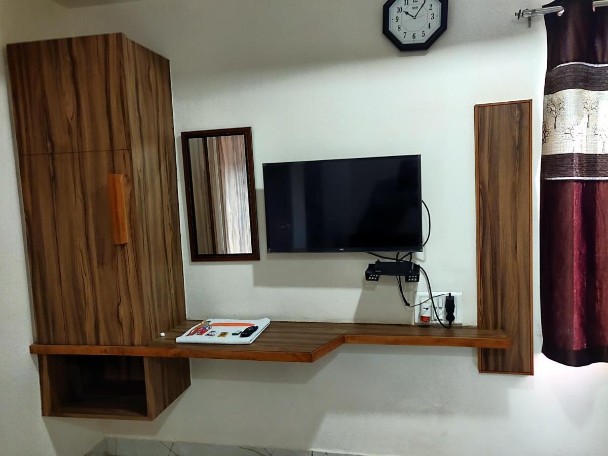 Hotel Milan Ahmedabad Extérieur photo