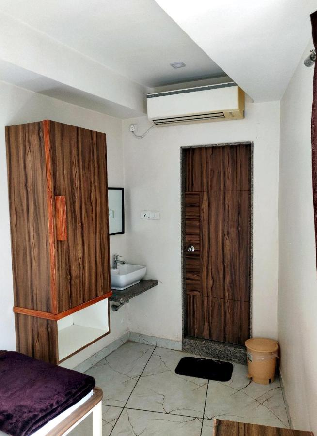 Hotel Milan Ahmedabad Extérieur photo