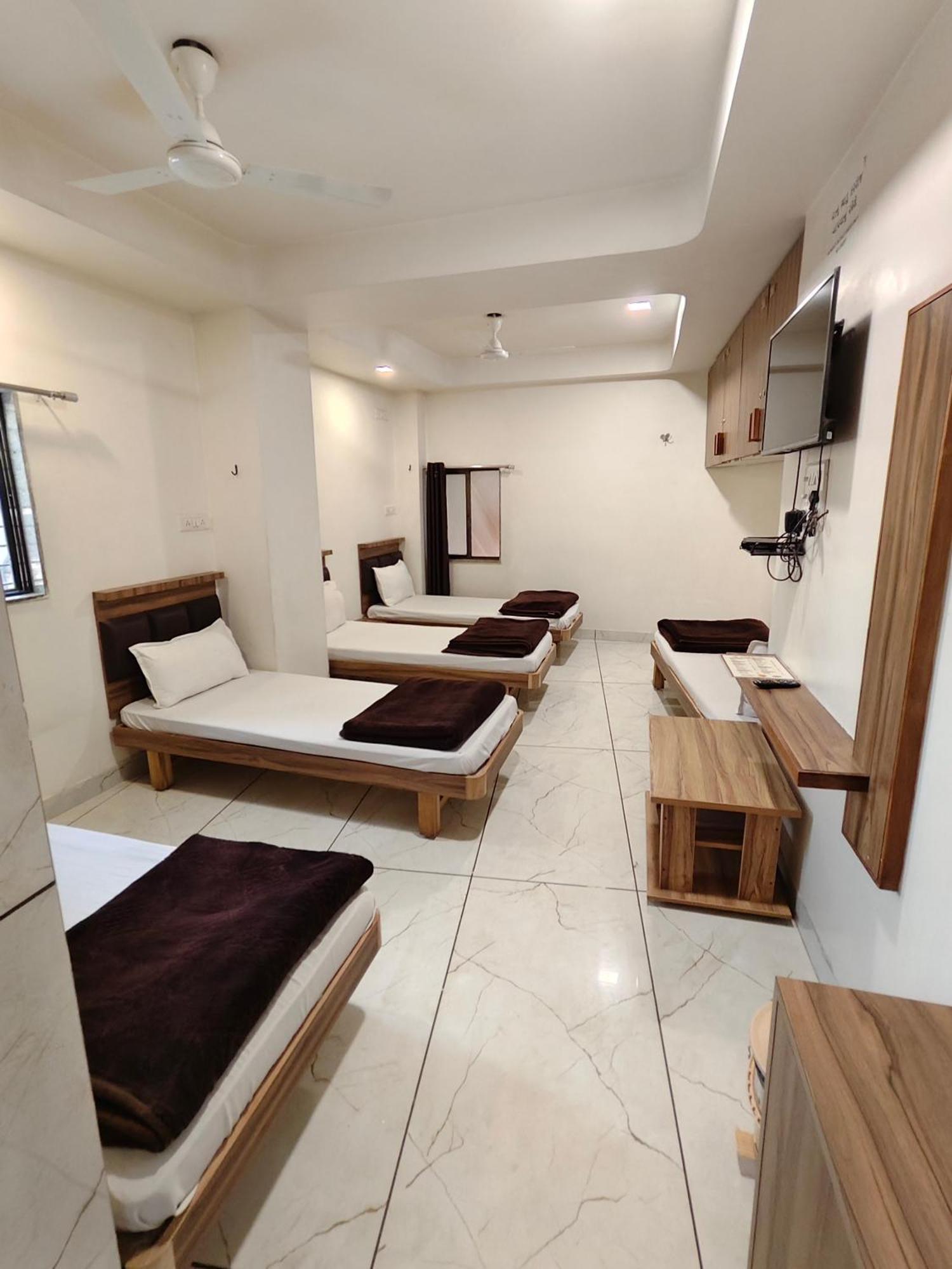 Hotel Milan Ahmedabad Extérieur photo